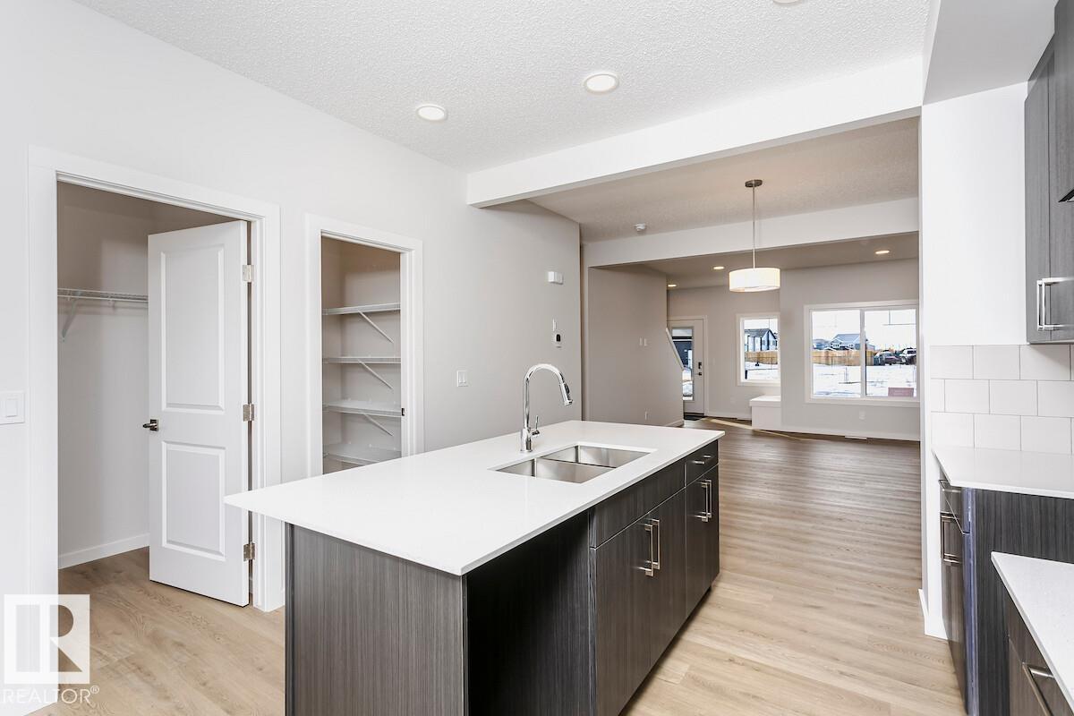 Photo 12 of 707 Cambrian Bv, Sherwood Park AB