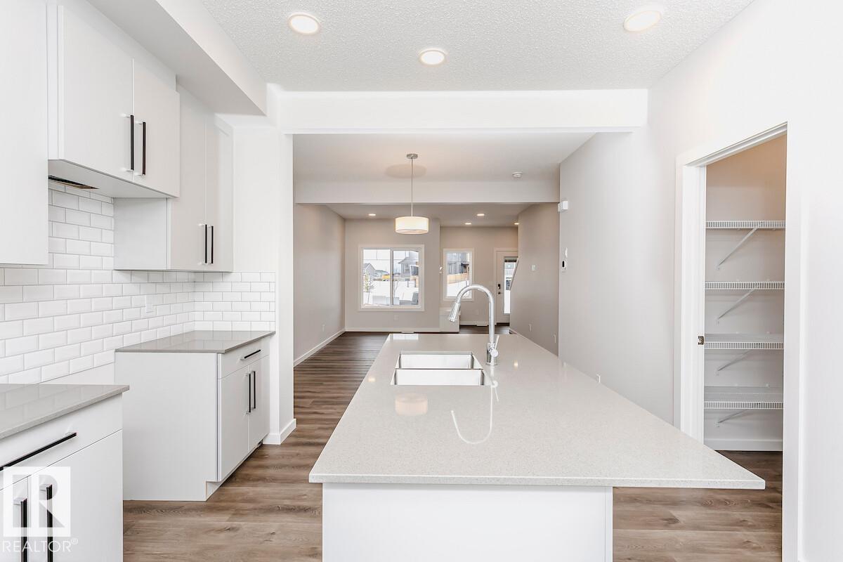 Photo 13 of 707 Cambrian Bv, Sherwood Park AB