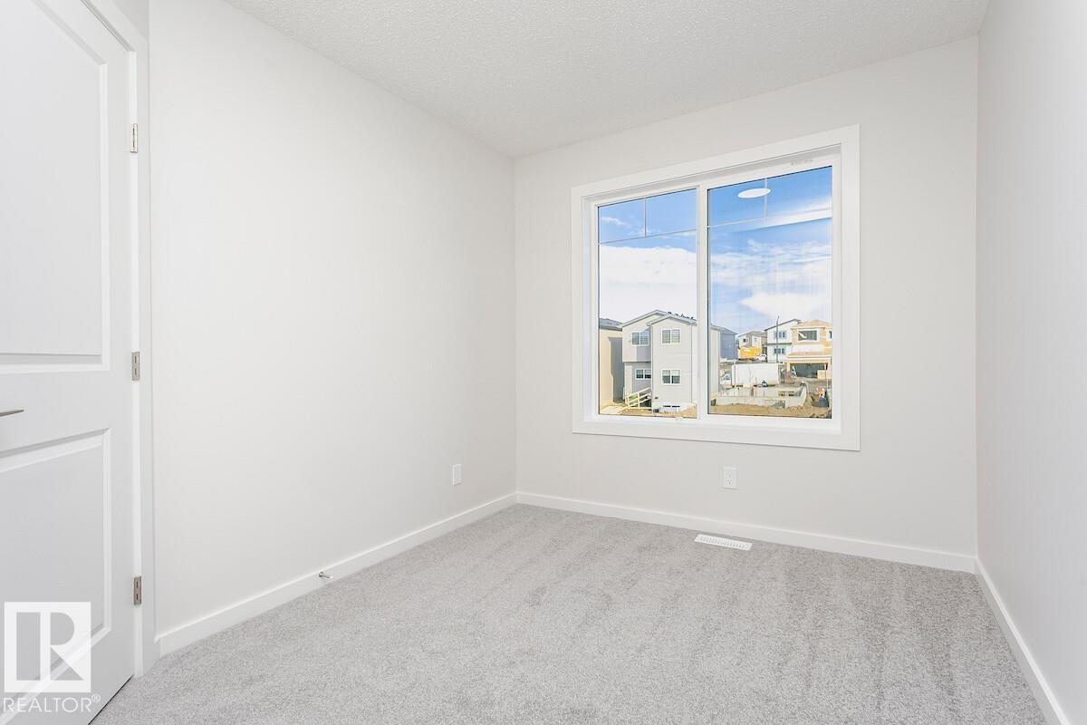 Photo 4 of 707 Cambrian Bv, Sherwood Park AB