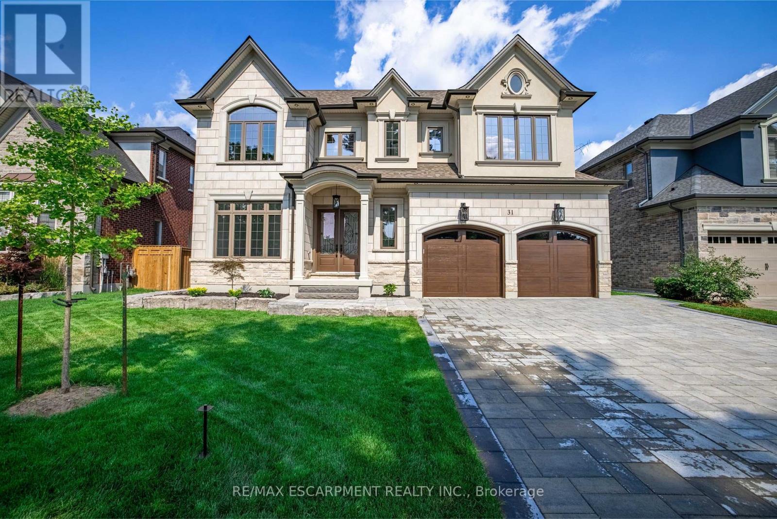 Photo 1 of 31 Bayside Court, Burlington ON