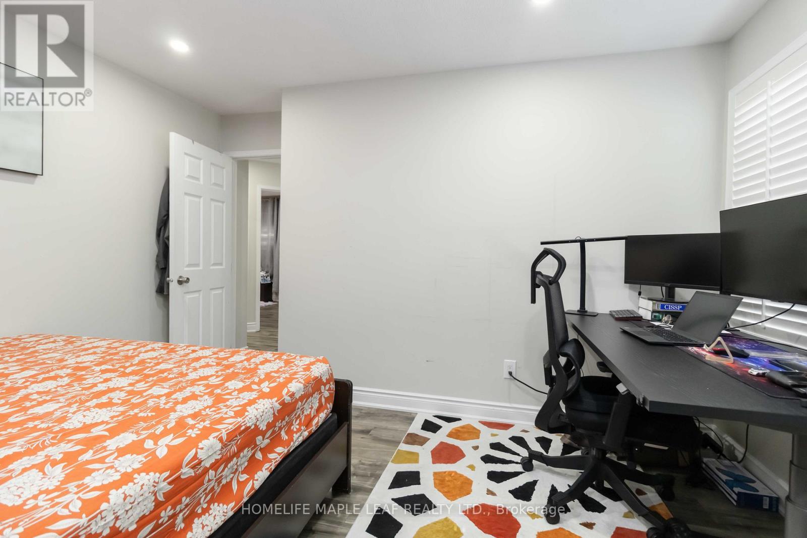 Photo 25 of 43 Schooner Drive, Brampton ON