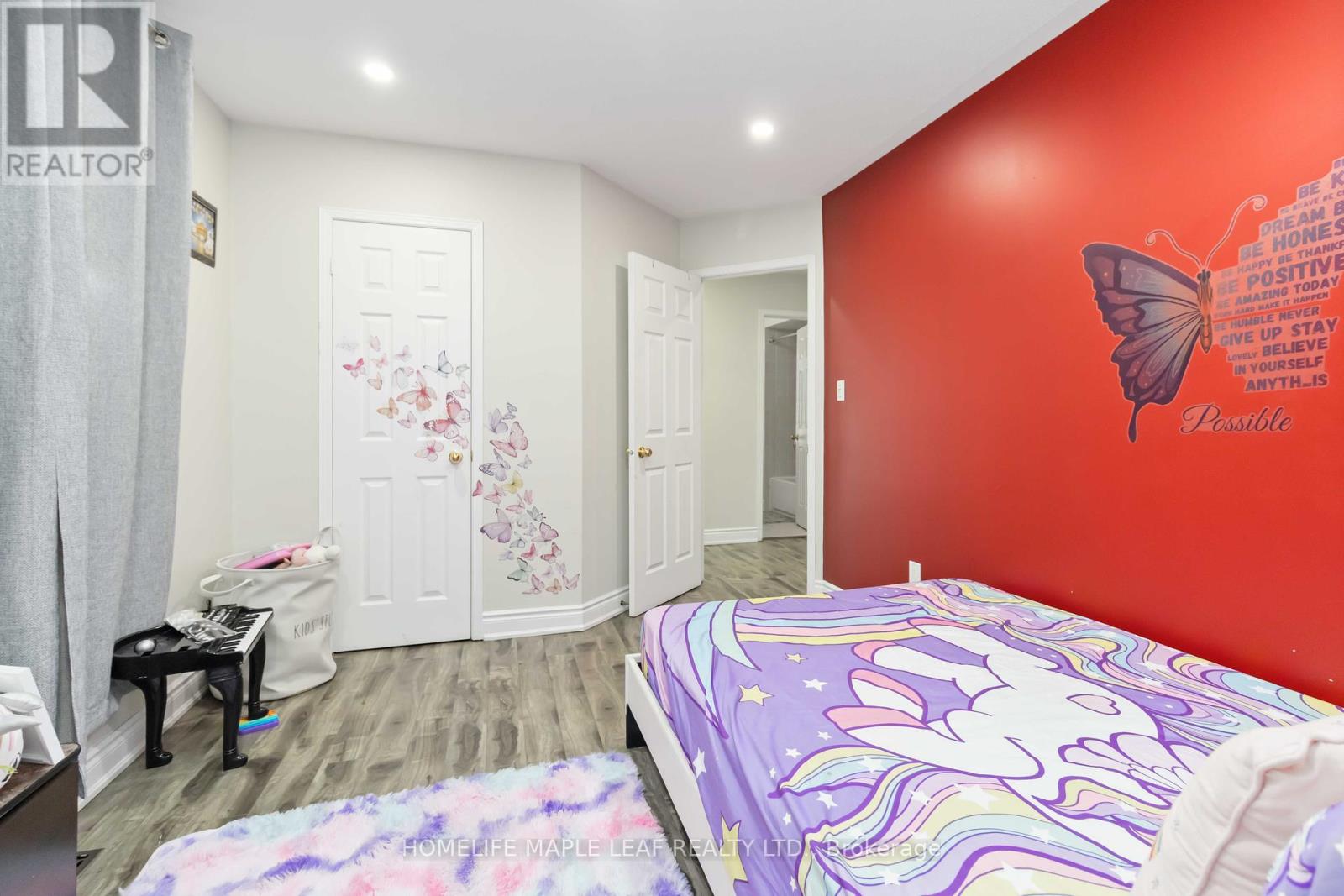 Photo 10 of 43 Schooner Drive, Brampton ON