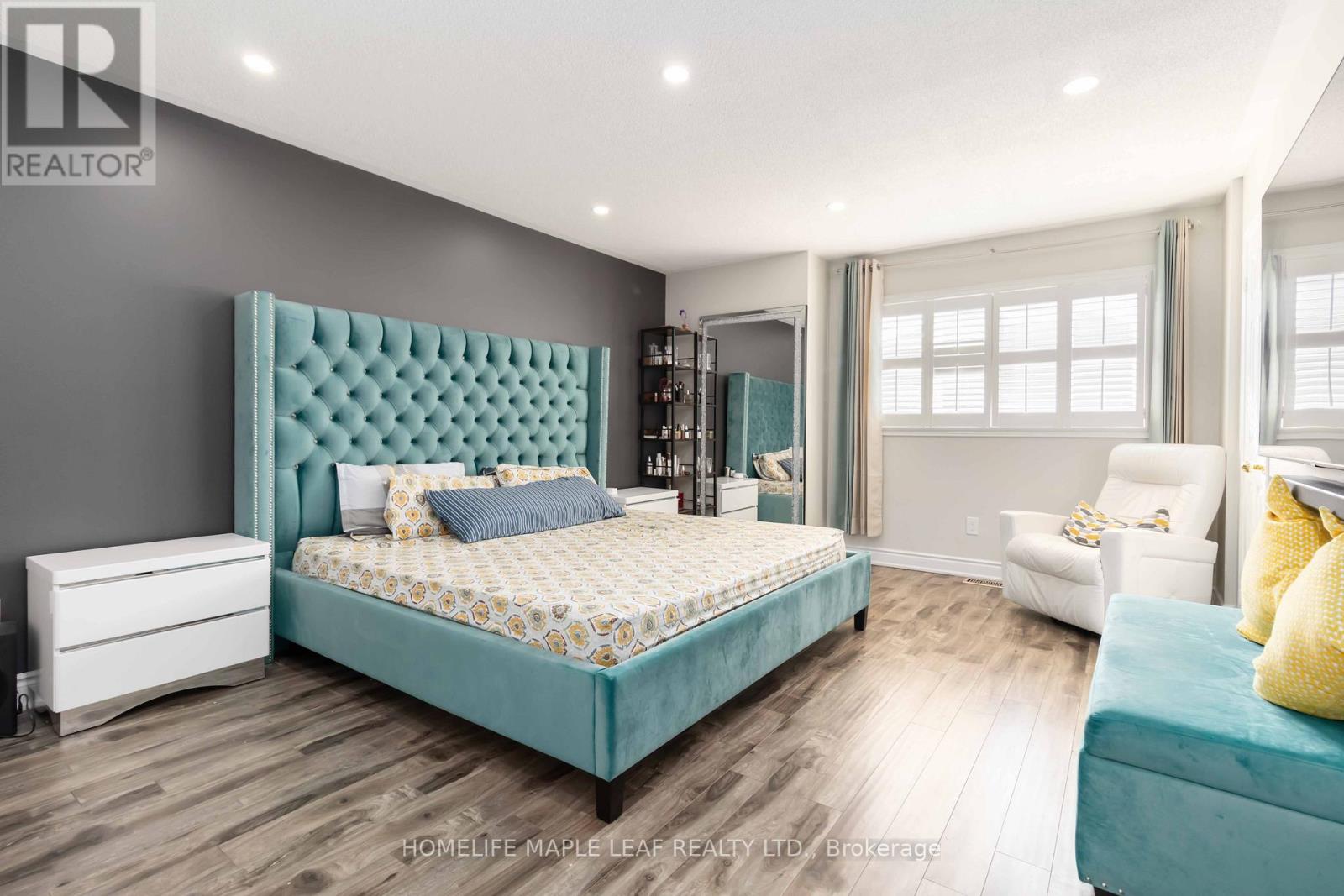 Photo 18 of 43 Schooner Drive, Brampton ON