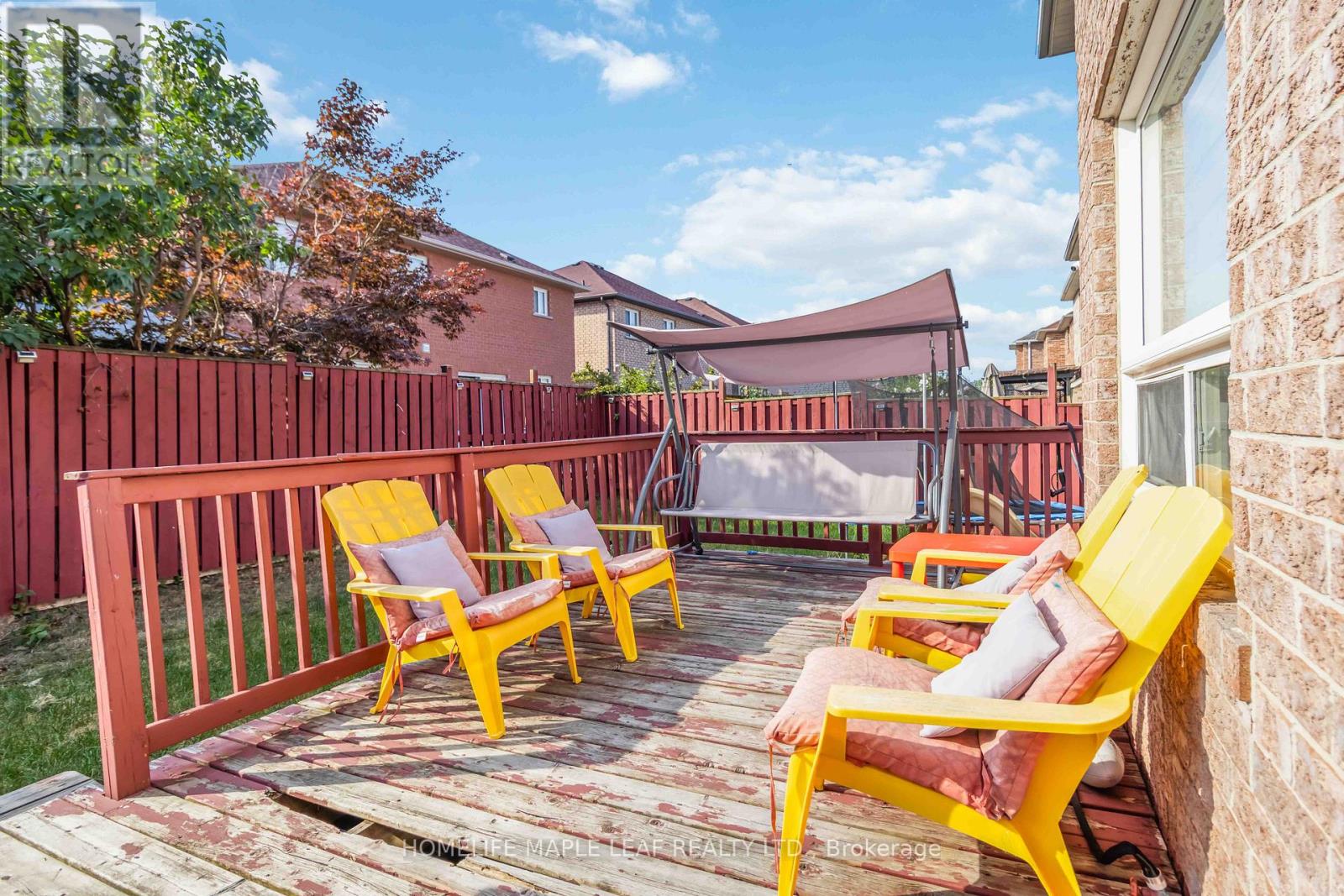 Photo 17 of 43 Schooner Drive, Brampton ON
