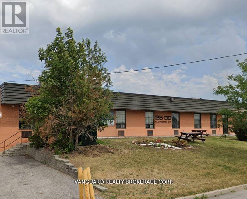 Photo 3 of 25 Klondike Drive, Toronto ON