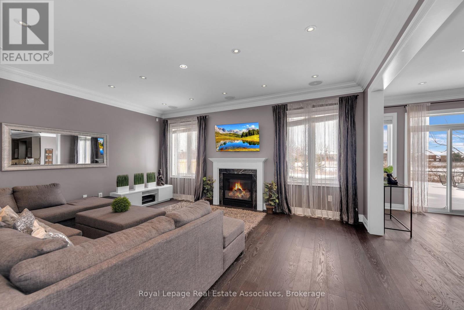 Photo 2 of 12 Seabrook Place, Brampton ON