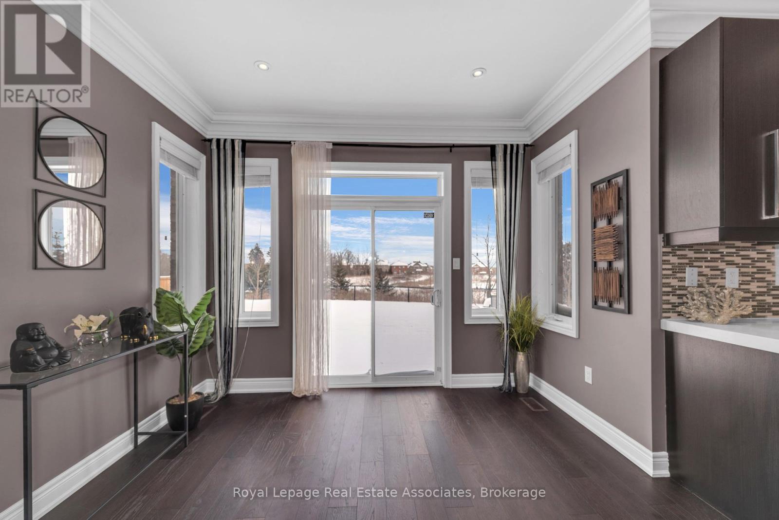 Photo 9 of 12 Seabrook Place, Brampton ON