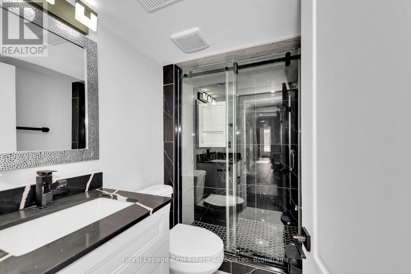 Photo 3 of 12 Seabrook Place, Brampton ON