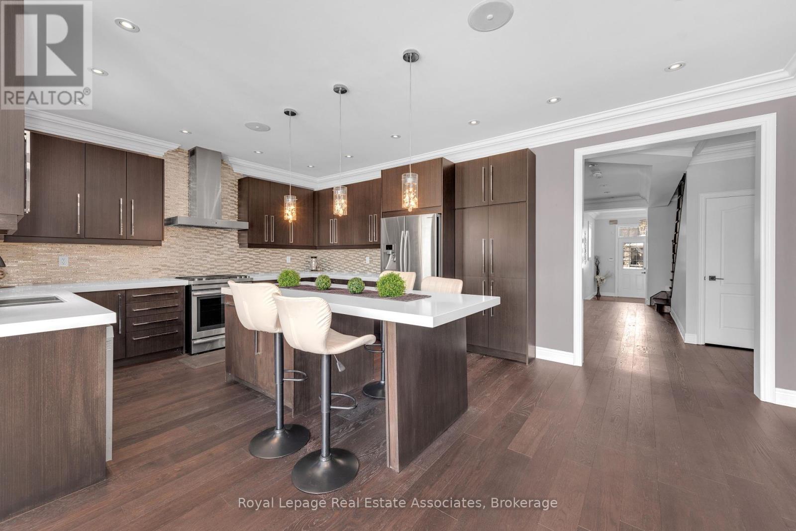 Photo 6 of 12 Seabrook Place, Brampton ON