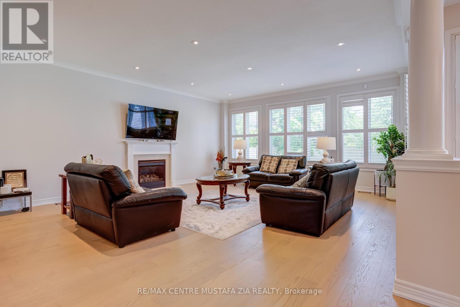 Photo 34 of 2522 Lyndhurst Drive, Oakville ON
