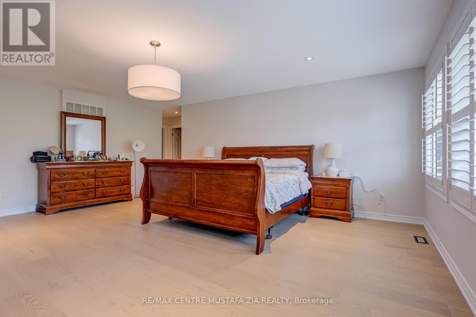 Photo 44 of 2522 Lyndhurst Drive, Oakville ON