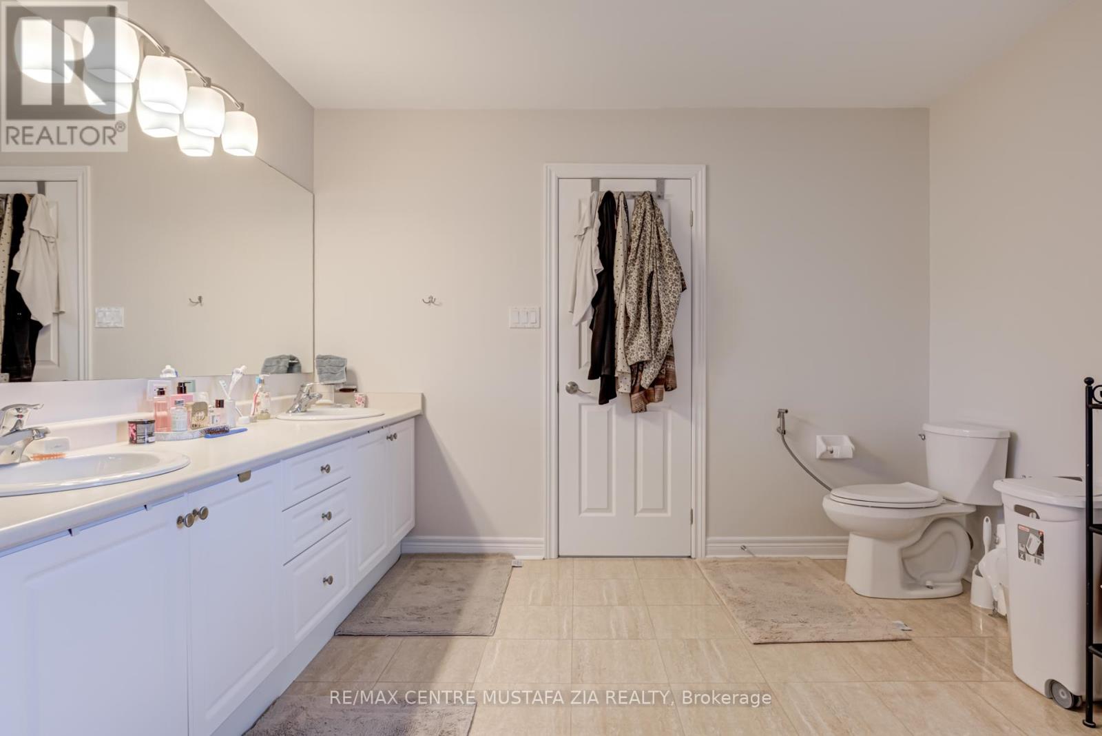 Photo 31 of 2522 Lyndhurst Drive, Oakville ON