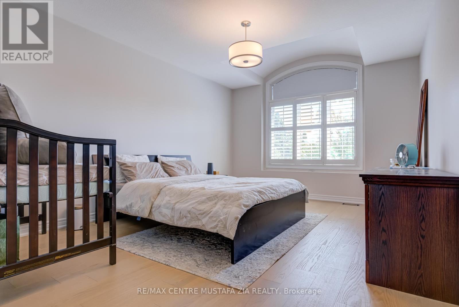 Photo 37 of 2522 Lyndhurst Drive, Oakville ON