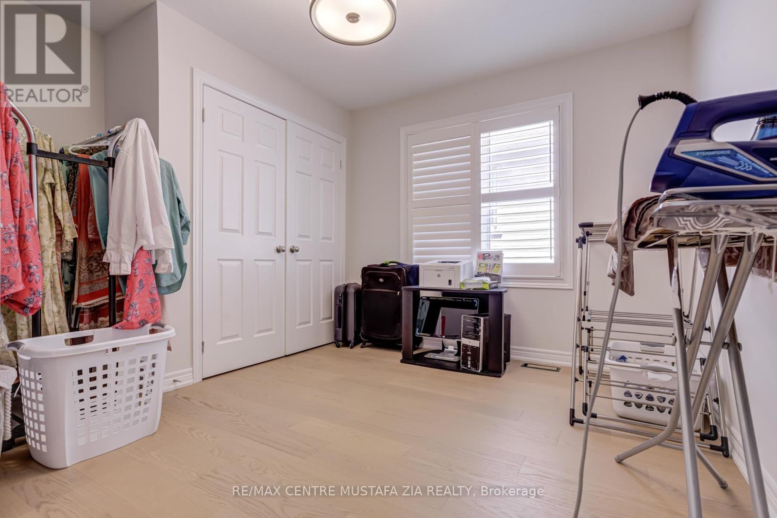 Photo 36 of 2522 Lyndhurst Drive, Oakville ON