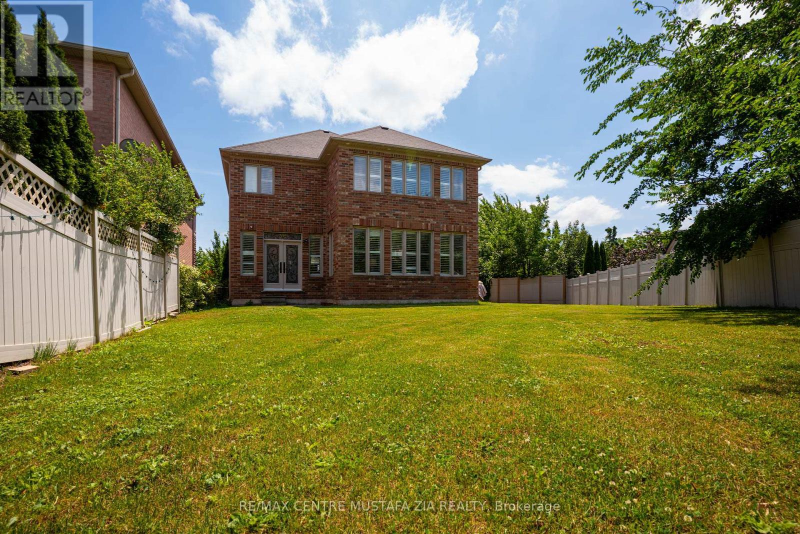 Photo 32 of 2522 Lyndhurst Drive, Oakville ON