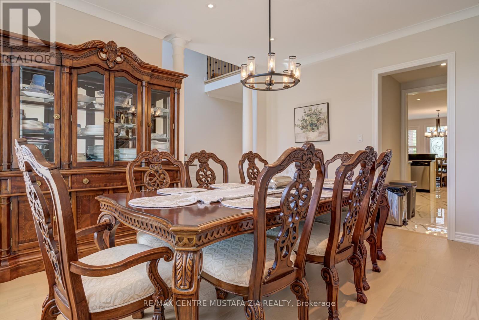 Photo 12 of 2522 Lyndhurst Drive, Oakville ON
