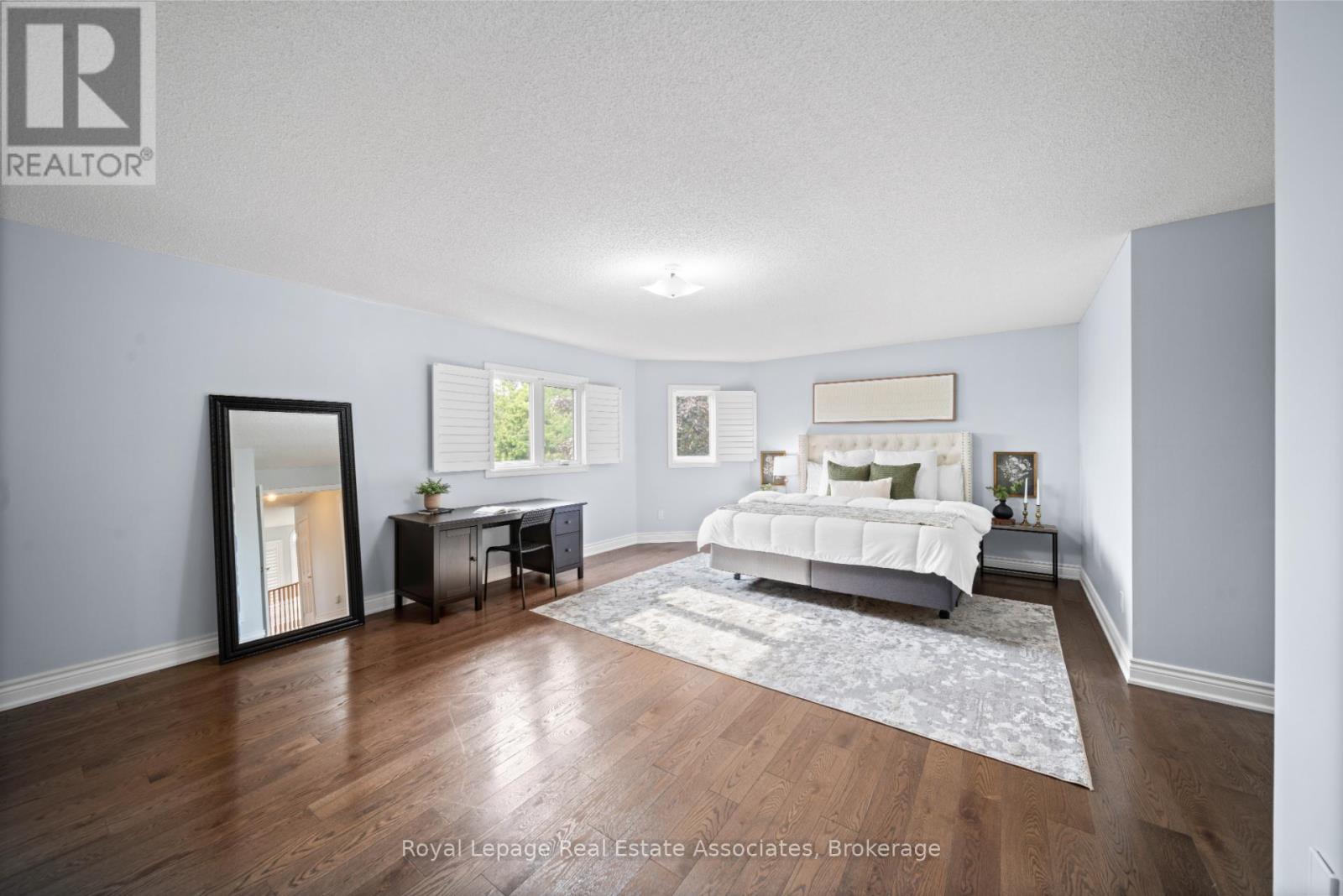 Photo 21 of 3723 Trelawny Circle, Mississauga ON