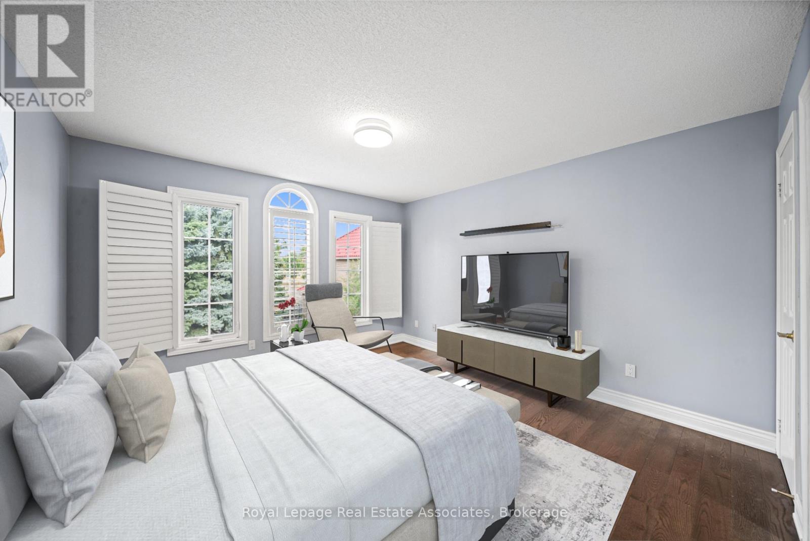 Photo 25 of 3723 Trelawny Circle, Mississauga ON