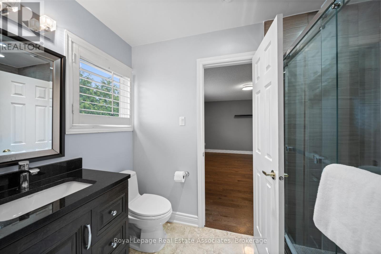 Photo 28 of 3723 Trelawny Circle, Mississauga ON