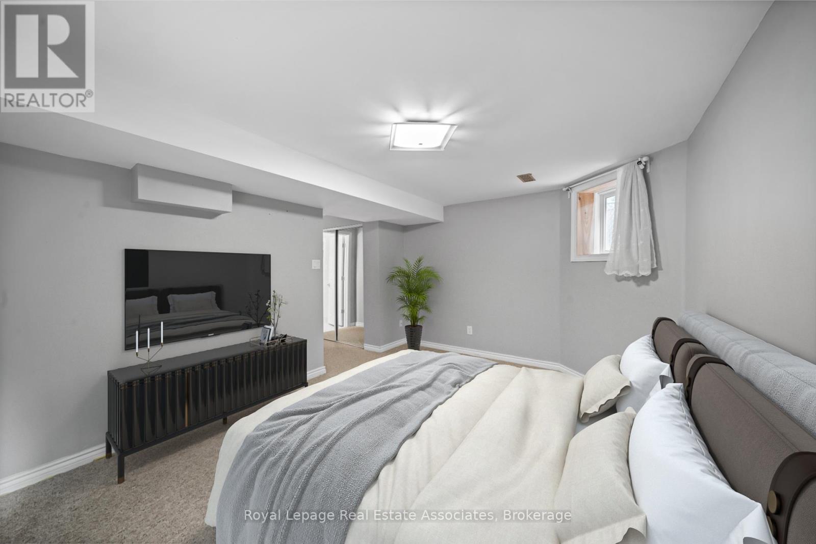 Photo 35 of 3723 Trelawny Circle, Mississauga ON