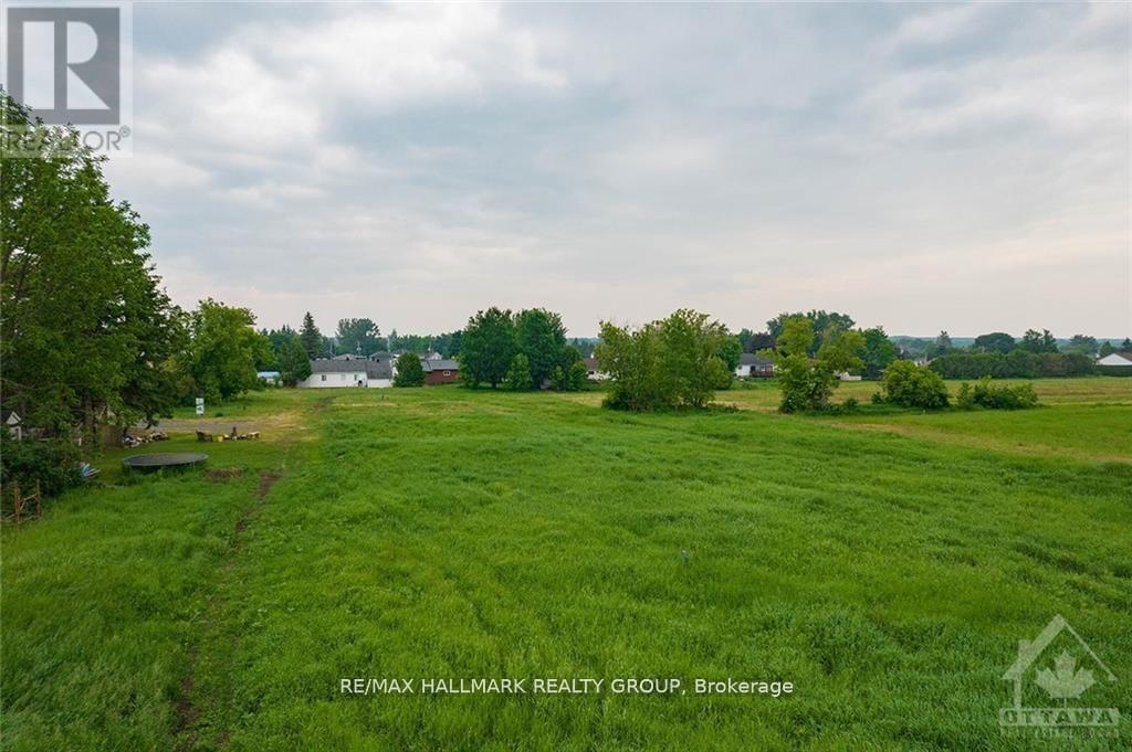 Photo 14 of 3 3748 Champlain Street, Clarencerockland ON