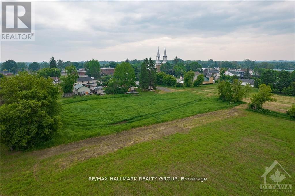 Photo 11 of 3 3748 Champlain Street, Clarencerockland ON
