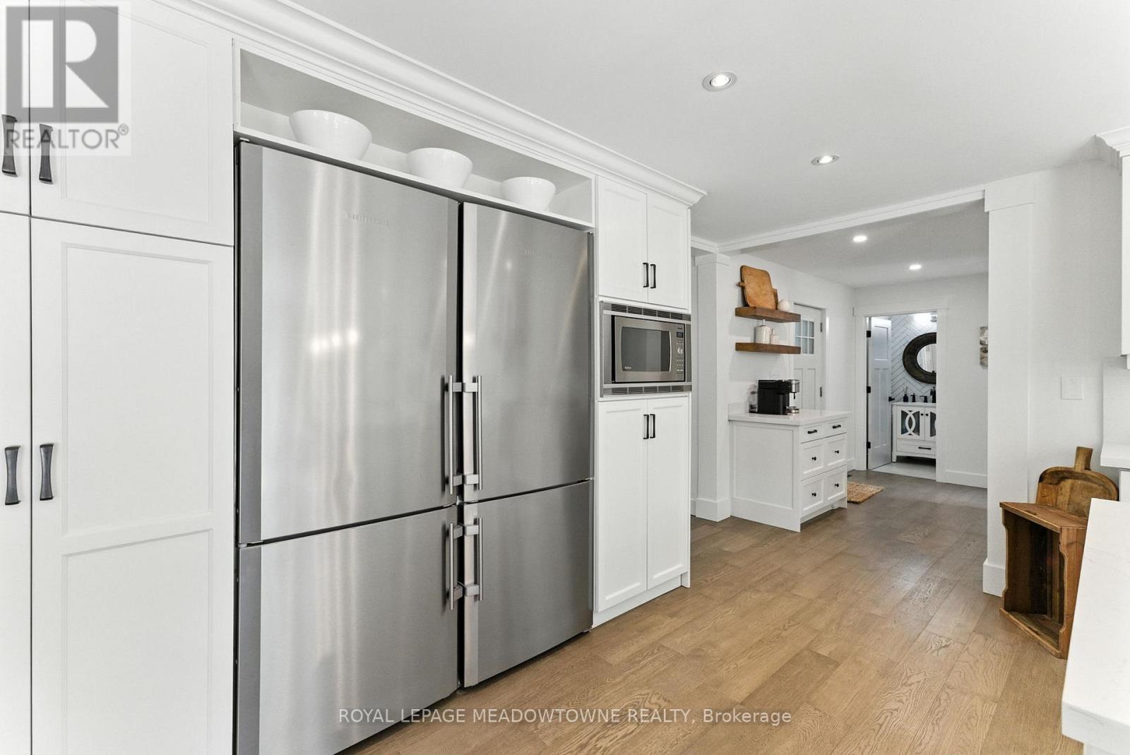 Photo 13 of 18 Vanstraalen Street, Hamilton ON