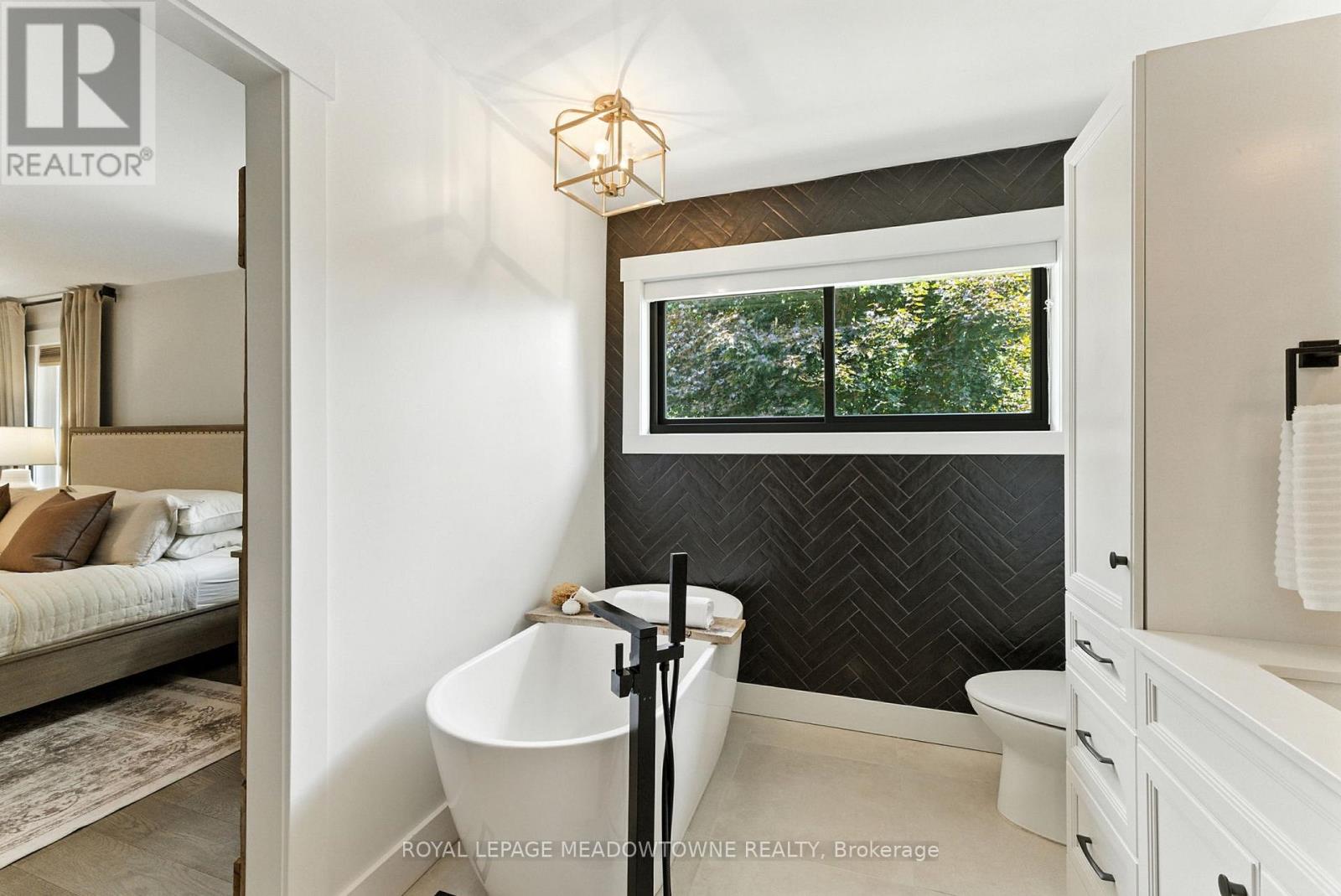Photo 12 of 18 Vanstraalen Street, Hamilton ON