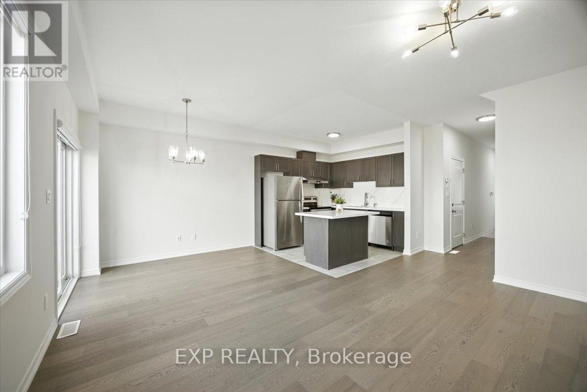 Photo 15 of 27 Mockingbird Lane E, Hamilton ON