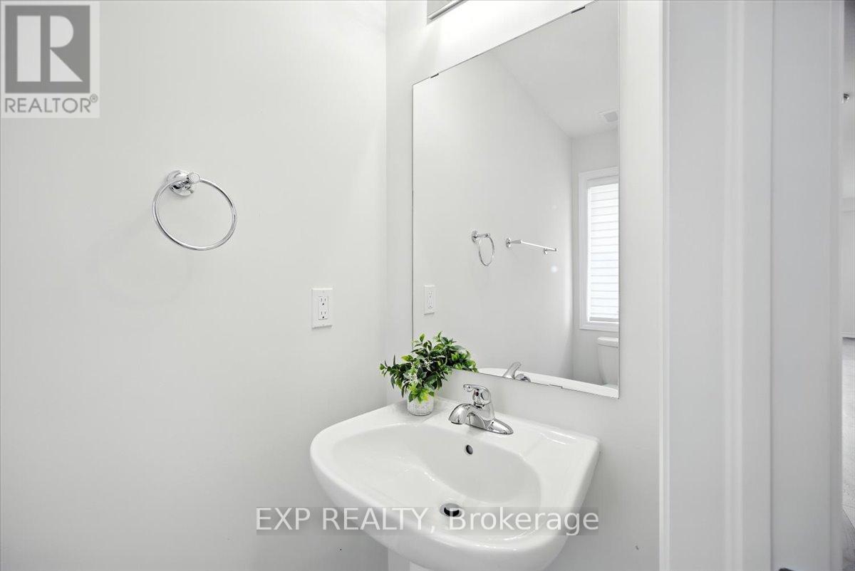 Photo 29 of 27 Mockingbird Lane E, Hamilton ON