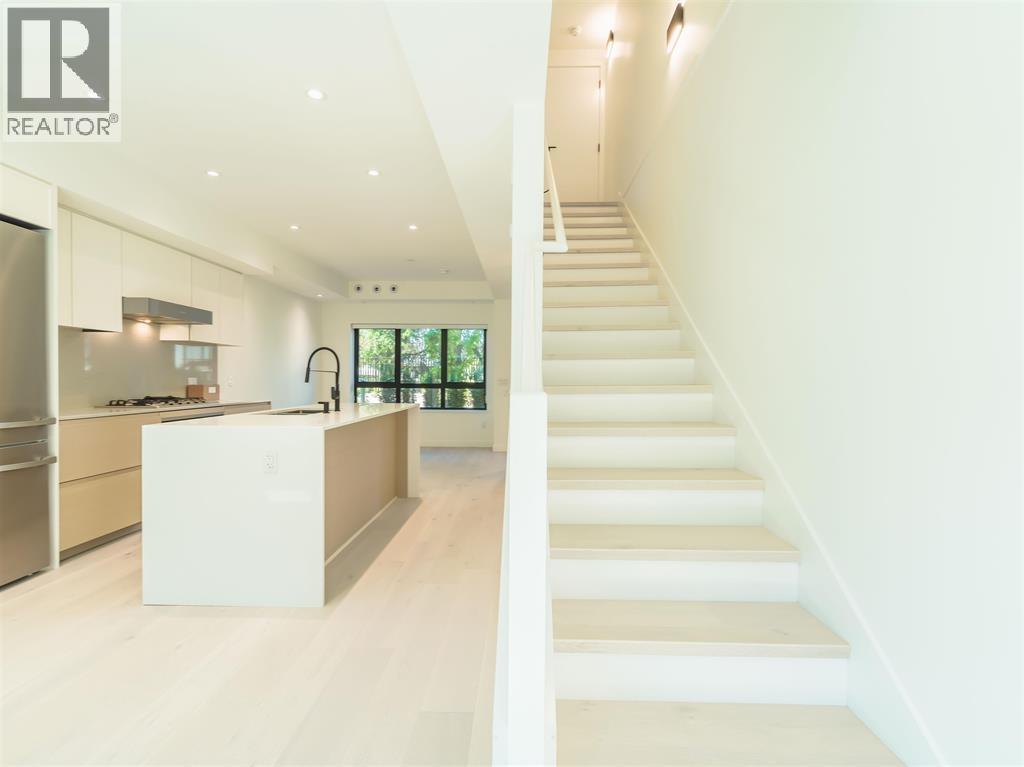 Photo 12 of 51 550 W 28th Avenue, Vancouver BC