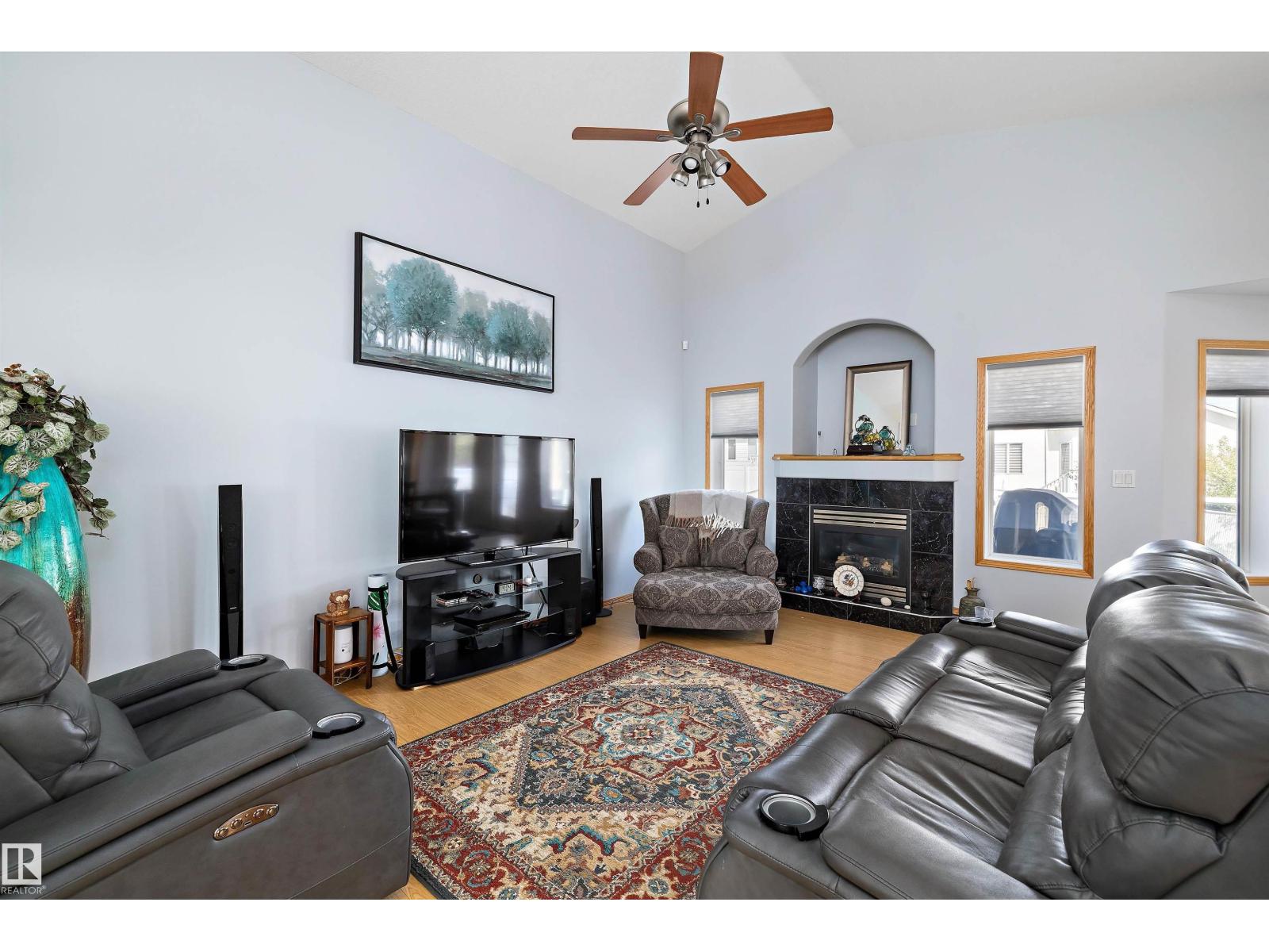 Photo 14 of 16403 88 St Nw, Edmonton AB