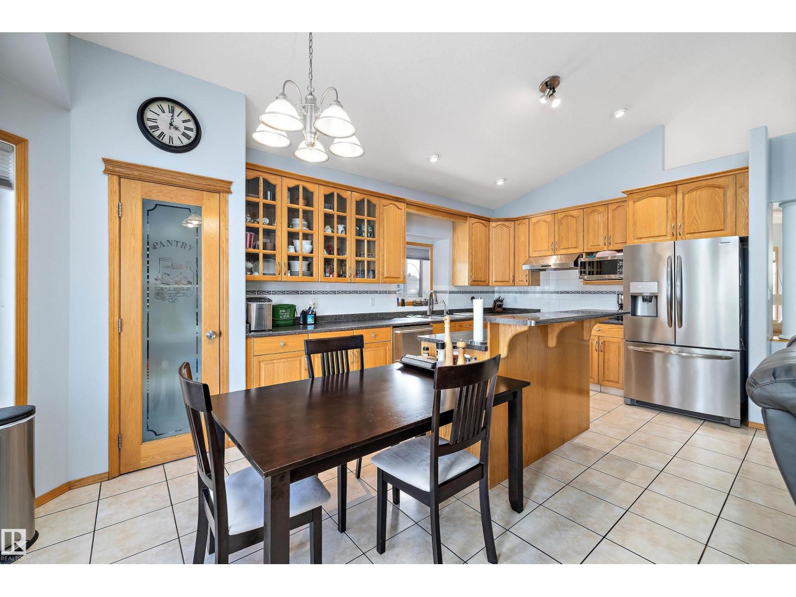 Photo 17 of 16403 88 St Nw, Edmonton AB
