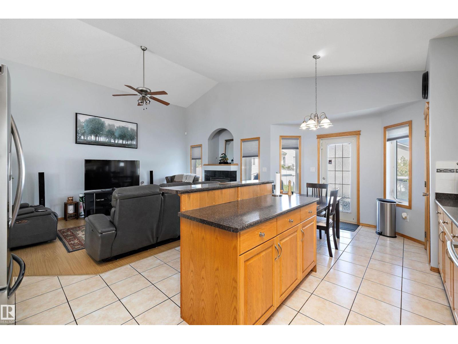 Photo 19 of 16403 88 St Nw, Edmonton AB