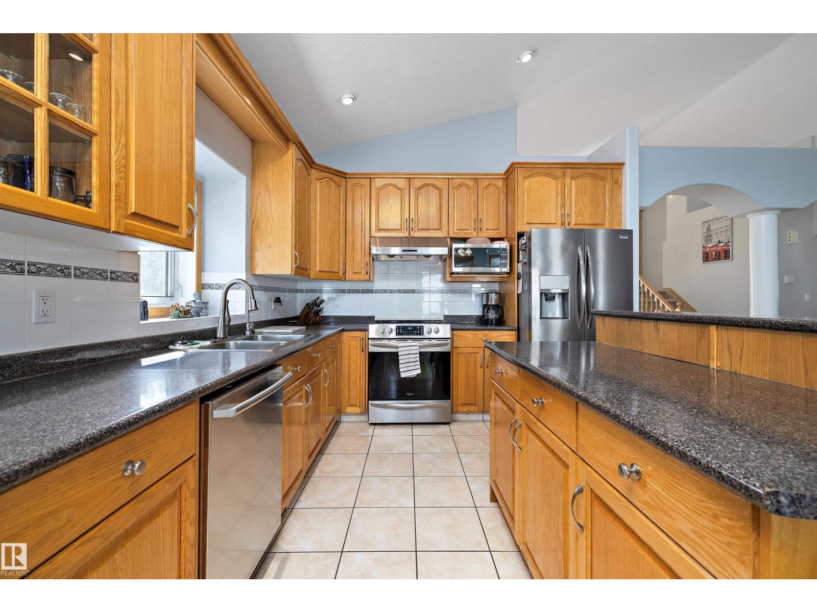 Photo 21 of 16403 88 St Nw, Edmonton AB