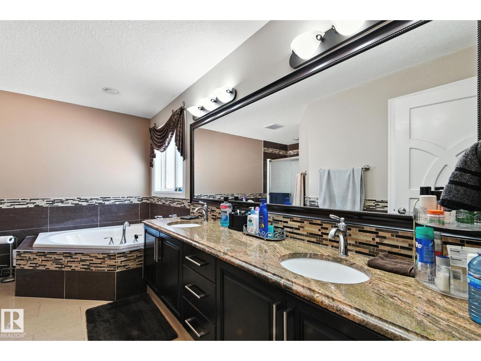 Photo 29 of 16414 60 A St Nw, Edmonton AB
