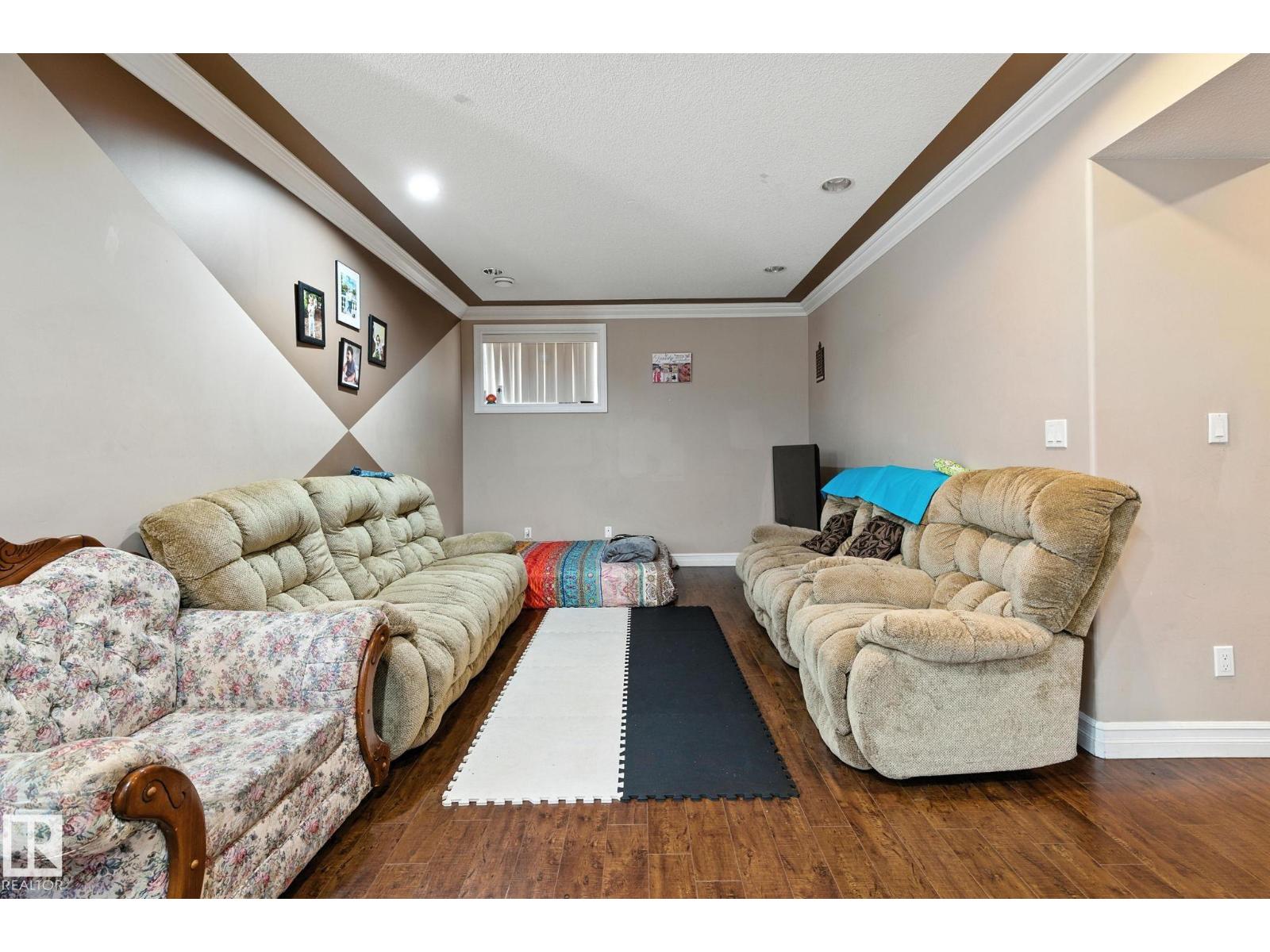 Photo 8 of 16414 60 A St Nw, Edmonton AB