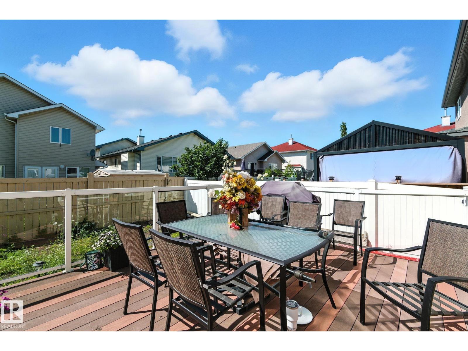 Photo 2 of 16414 60 A St Nw, Edmonton AB