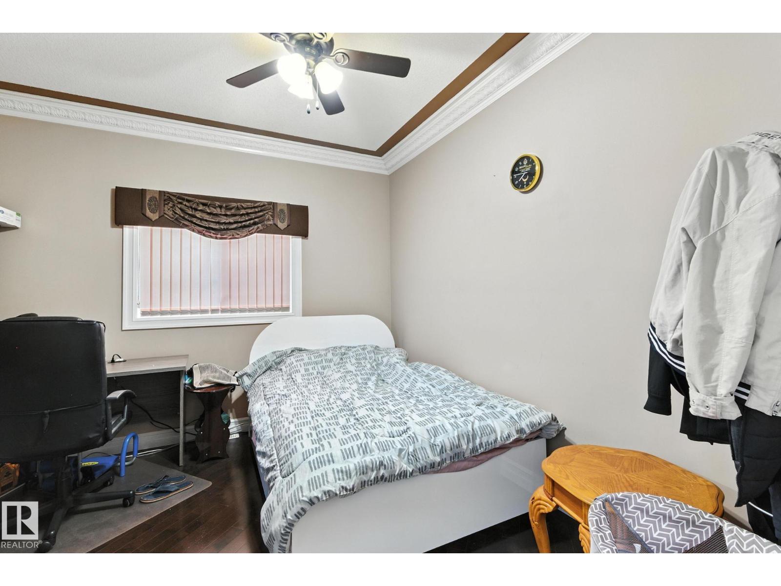 Photo 7 of 16414 60 A St Nw, Edmonton AB