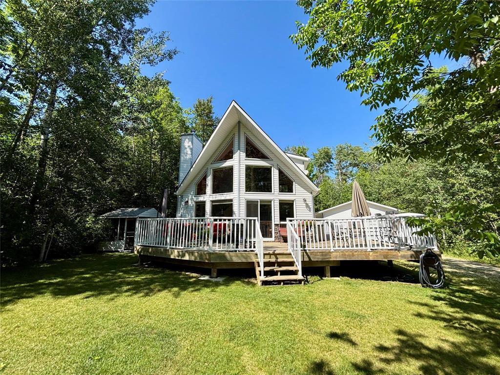Photo 2 of 32 David Drive, Traverse Bay MB