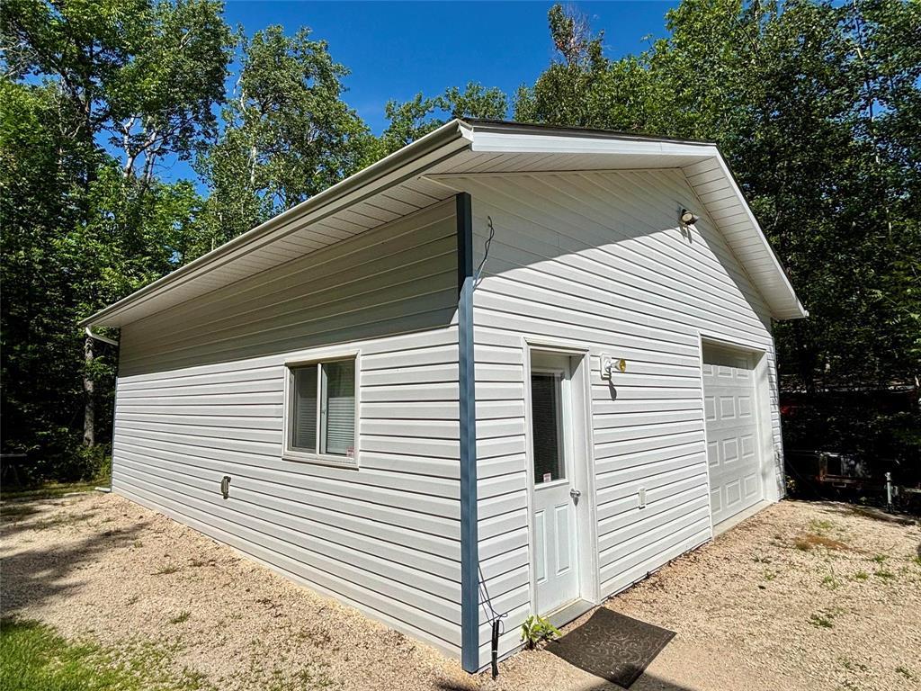 Photo 41 of 32 David Drive, Traverse Bay MB