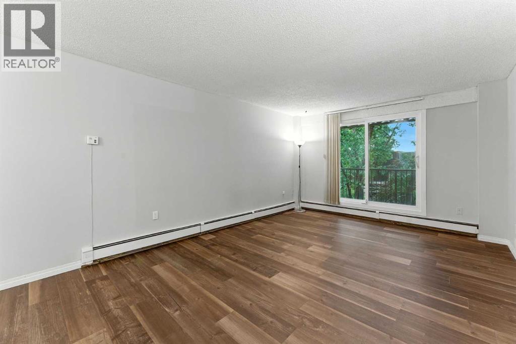 Single Family House for Sale in    Street NW Varsity Calgary 