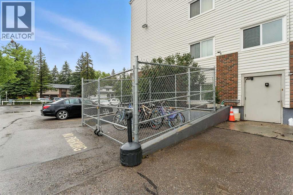 Single Family House for Sale in    Street NW Varsity Calgary 