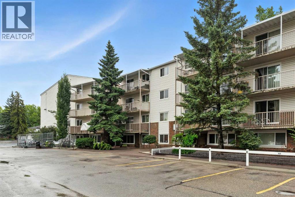 Single Family House for Sale in    Street NW Varsity Calgary 
