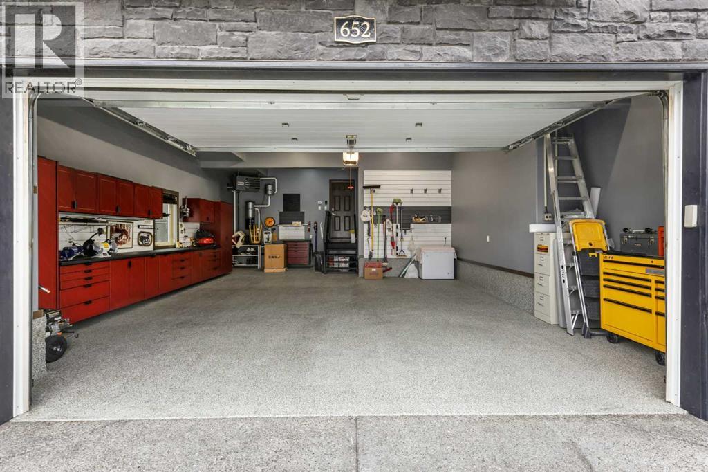 Single Family House for Sale in  Quarry Way SE Douglasdale/Glen Calgary 