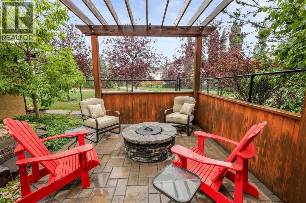 Single Family House for Sale in  Quarry Way SE Douglasdale/Glen Calgary 