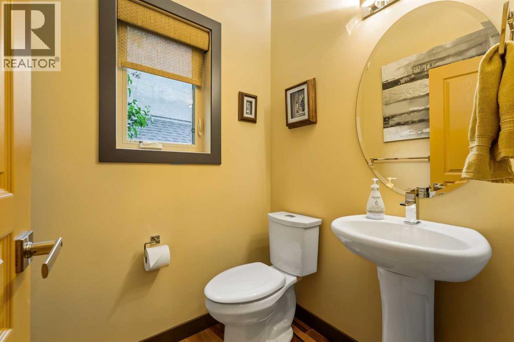 Single Family House for Sale in  Quarry Way SE Douglasdale/Glen Calgary 