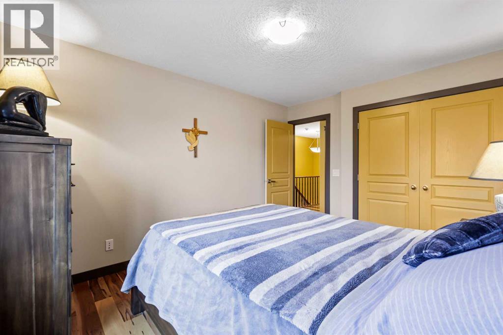 Single Family House for Sale in  Quarry Way SE Douglasdale/Glen Calgary 