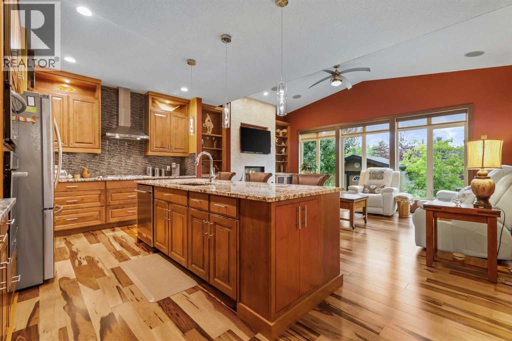 Single Family House for Sale in  Quarry Way SE Douglasdale/Glen Calgary 