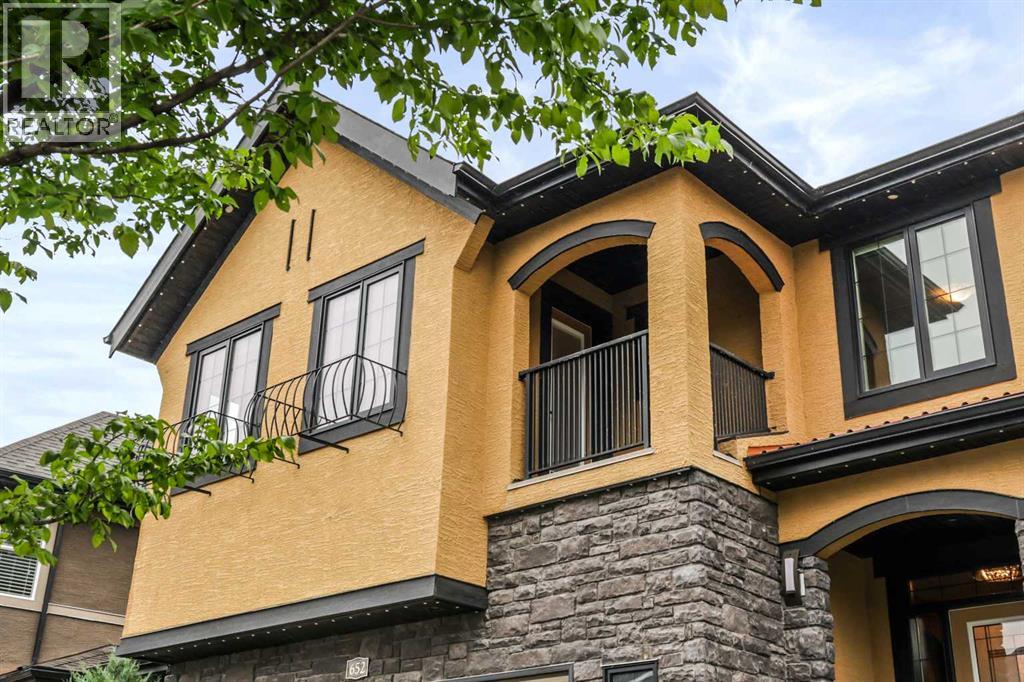 Single Family House for Sale in  Quarry Way SE Douglasdale/Glen Calgary 